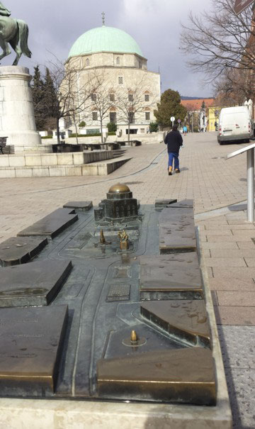 Makett Pécs - a Széchenyi tér. Figyelem a gyengén látókra.