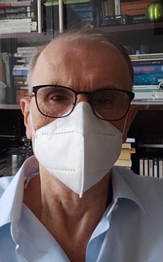 A koronavírus ellen maszkban a szerző
